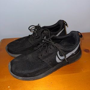 Nike Roshe Run sneakers